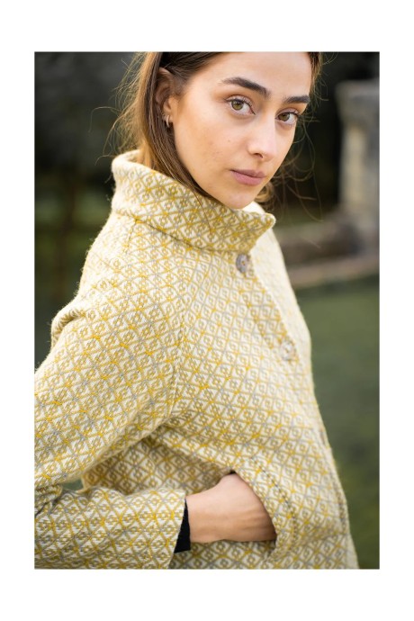 ABRIGO FLORES CORTO 2