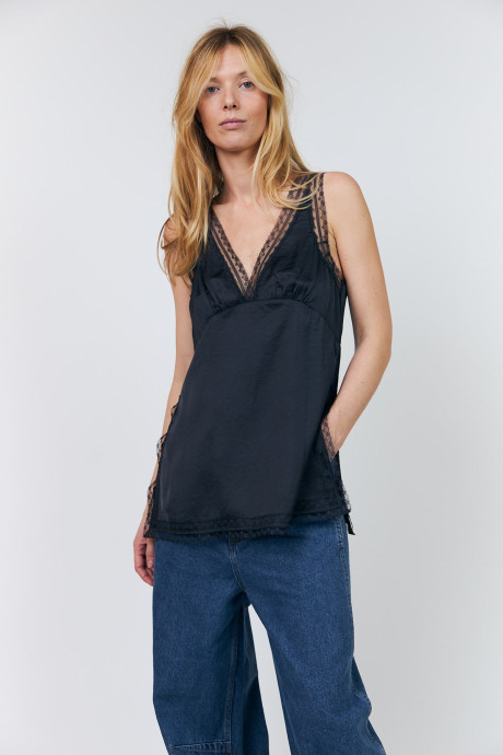 CAINLL WASHED BLACK-T